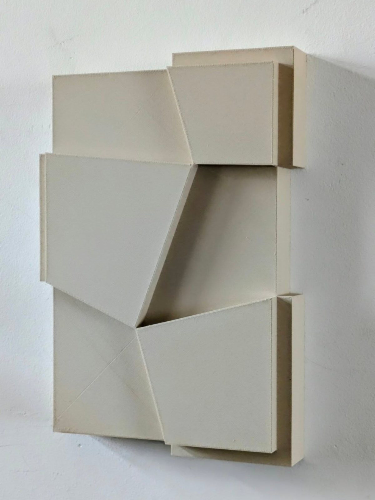 Sketch in beige, 2025 · Reliefs · Eric Lugtigheid (2/2)